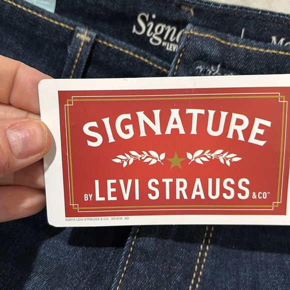 Signature Levi 6 stretch cuffed ankle jegging jeans back pockets nwt - Picture 2 of 12